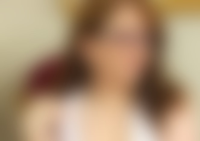 00569_UnderDesk