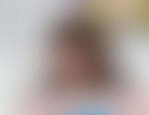 00712_KneesCocksucker